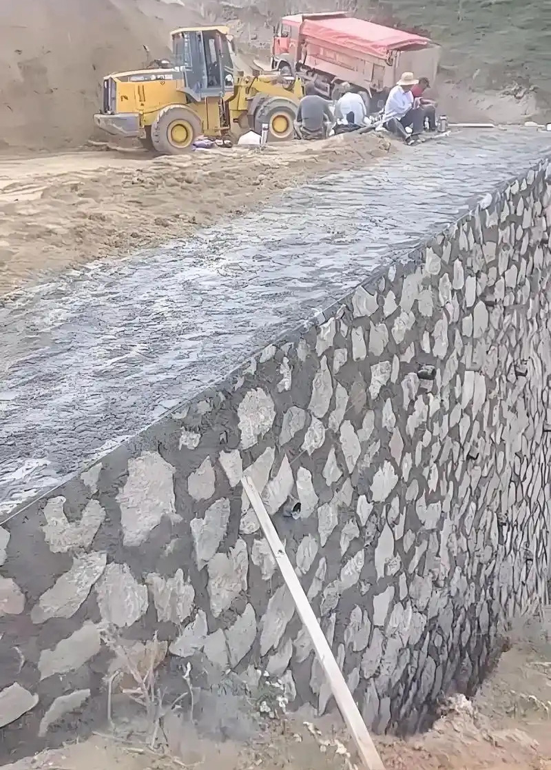聊城东昌府区边坡加固